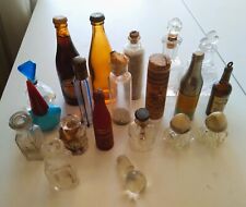 Lote de 18 botellas de vidrio vintage coleccionables perfume cerveza droga surtido, usado segunda mano  Embacar hacia Argentina