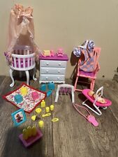 Usado, Lote de acessórios de brinquedos para cômoda cadeira de balanço berço Barbie bebê Krissy comprar usado  Enviando para Brazil