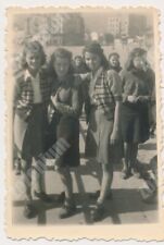 1947 Tres mujeres y damas de fondo Skopje Macedonia foto antigua original segunda mano  Embacar hacia Argentina
