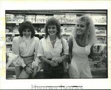 1986 Press Photo Shoppers Confira Hors d'Ouevres e mais no mercado de alimentos de arroz comprar usado  Enviando para Brazil