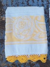 Toalha de banho vintage esculpida design alto baixo branca com flores amarelas borda de crochê  comprar usado  Enviando para Brazil