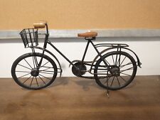 Bicicleta de mesa decorativa bicicleta de metal com cesta assento de madeira peças móveis - RJ comprar usado  Enviando para Brazil