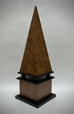 Obelisco pós-moderno de madeira/latão Michael Graves/Philip Starck-like (15”h), usado comprar usado  Enviando para Brazil
