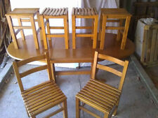 Mesa de comedor extensible hasta 180cm 2 sillas y 4 taburetes  segunda mano  Torrelavega