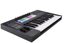 Controlador de teclado Novation Launchkey 25 MKIII USB/MIDI comprar usado  Enviando para Brazil