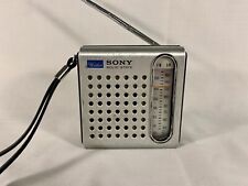 Radio de estado sólido Sony AM/FM/clima TFM-3950W plateada portátil 9 voltios vintage segunda mano  Embacar hacia Argentina
