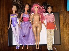 Używany, Zestaw 4 losowych lalek Barbie na sprzedaż  Wysyłka do Poland