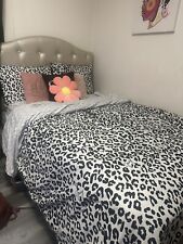 Bed room used. for sale  Los Angeles