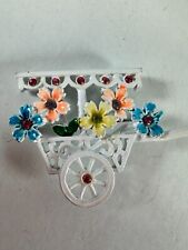 Broche vintage carrinho de flores primavera branco revestido esmalte em metal doce figura comprar usado  Enviando para Brazil