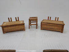 Casa de muñecas en miniatura 3 piezas 2 baúles/bancos de ""bambú"" y un taburete de madera segunda mano  Embacar hacia Argentina