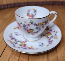 Taza de té y platillo de porcelana vintage Minton Spring Flowers hecho en Inglaterra bonito , usado segunda mano  Embacar hacia Argentina