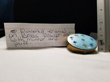 Caja en polvo de esmalte con flores sobre latón con espejo y soplado segunda mano  Embacar hacia Argentina