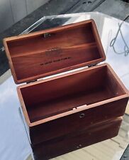 Caixa de joias Lane mini baú de formatura de madeira de cedro móveis McGeHee comprar usado  Enviando para Brazil