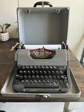 Vintage Underwood Leader Portable Typewriter with Case, still works. for sale  Shipping to South Africa