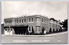 Cartão postal Oakland Nebraska~Fire Station & Art Deco Auditorium~RPPC década de 1940 comprar usado  Enviando para Brazil