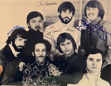 Foto de la Asociación firmada por Terry Kirkman, Russ Giguere, Ted y Jim Yester,, usado segunda mano  Embacar hacia Argentina