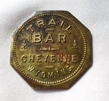 Moneda antigua de colección Trail Bar Cheyenne Wyoming Rain Check bebida gratis ficha comercial segunda mano  Embacar hacia Argentina