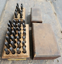 Carimbo de aço Greenfield funciona (28 letras de peças e 9 peças #s), tamanho 3/16", estojos de madeira comprar usado  Enviando para Brazil