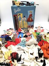 Estojo de transporte vintage Barbie cantor e rabo de cavalo 1962 com ENORME LOTE DE ROUPAS comprar usado  Enviando para Brazil