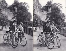Innamorati ..coppia in bici (2 cart. in pose diverse) usato  Roma