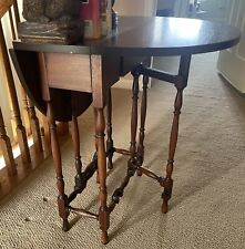 leaf drop small table for sale  Lorton