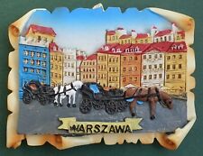 Imán de nevera de recuerdo Varsovia casco antiguo y carruajes tirados por caballos Polonia segunda mano  Embacar hacia Argentina