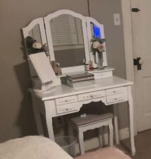 makeup vanity set for sale  Berryville