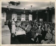 1940 Press Photo freezer de alimentos clínica aula em andamento comprar usado  Enviando para Brazil