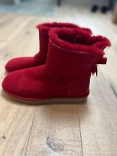 Red ribbon ugg d'occasion  Expédié en Belgium