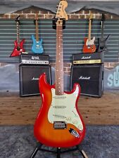 Usado, Guitarra elétrica Squier Standard Stratocaster Cherry Sunburst 2003 comprar usado  Enviando para Brazil