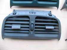 Używany, MERCEDES CLK W208 DASH BOARD CENTRE AIR VENT Luftdüse Luftauslass 2088300354 na sprzedaż  PL