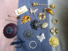 Small lot brooches for sale  WANTAGE