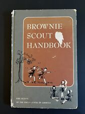 Livro de capa dura vintage 'Brownie Scout Handbook' Girl Scouts of America (A-6), usado comprar usado  Enviando para Brazil