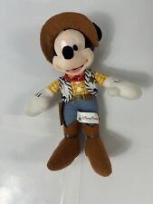 Usado, Mickey Mouse de los parques de Disney como vaquero de peluche Woody Toy Story segunda mano  Embacar hacia Argentina