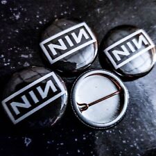 🦇 Unhas de nove polegadas - Emblema de botão pinback de 1" [Goth Industrial Ministry KMFDM] comprar usado  Enviando para Brazil