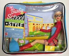 Muñeca estilo escolar Barbie y bolsa de almuerzo 2001 mochila, suministros para el aula, gafas  segunda mano  Embacar hacia Argentina