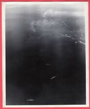 1945 Battle Line Landing Ship Rockets Head Toward Beach Iwo Jima foto de notícias 8x10 comprar usado  Enviando para Brazil