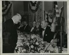1938 Press Photo James A. Farley, John Trump falando sobre mesa de banquete comprar usado  Enviando para Brazil
