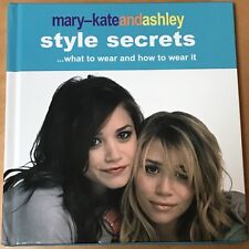 Libro de gemelos Olsen de Mary-Kate & Ashley mercancía rara recuerdos coleccionables años 00 segunda mano  Embacar hacia Mexico