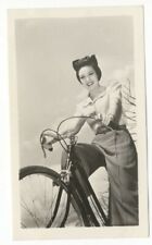 Usado, Linda Darnell em bicicleta década de 1940 rara vintage P/B foto instantânea original 3x4 comprar usado  Enviando para Brazil