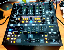 Mixer Dj Digitale Behringer DDM 4000 ottimo stato, używany na sprzedaż  Wysyłka do Poland