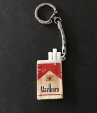 Llavero vintage Marlboro mini paquete rojo llavero plástico forma de caja de cigarrillos segunda mano  Embacar hacia Argentina