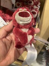 Disney Parks Toy Story Lotso Niedźwiedź Magnes Ręce Pluszowe 2023 Fabrycznie nowy z metką na sprzedaż  Wysyłka do Poland