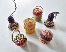 Lote de 6 mini cestas de palha tecidas à mão, sinos e bola oval ~ México comprar usado  Enviando para Brazil