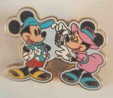 Pin disney couple d'occasion  France
