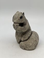 Figura de esquilo cinza comendo uma noz feita na Inglaterra precisa de pintura em orelhas lascadas comprar usado  Enviando para Brazil