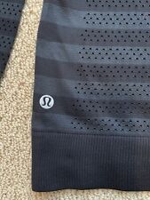 LULULEMON Breeze By perforado manga larga top relajado - negro rayas gris - 8 segunda mano  Embacar hacia Argentina