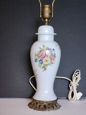 Lámpara de mesa de cerámica blanca vintage con base de latón, usado segunda mano  Embacar hacia Argentina