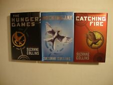 Usado, The Hunger Games Trilogy: Suzanne Collins: Conjunto Completo de Livros Primeira Edição comprar usado  Enviando para Brazil
