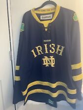 Camiseta deportiva de hockey irlandesa de lucha Reebok Notre Dame 2014 Frozen Fenway 2XL, usado segunda mano  Embacar hacia Mexico